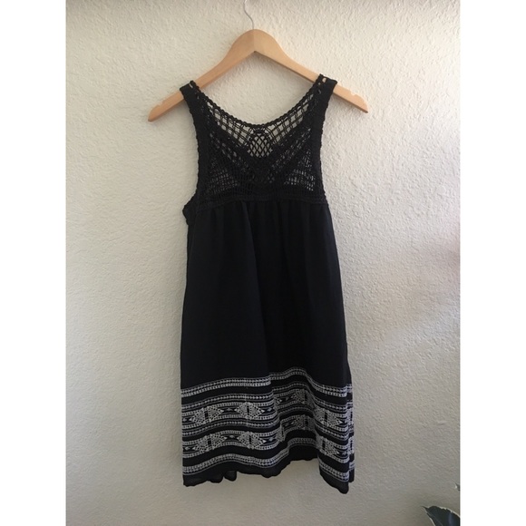 Urban outfitters crochet embroidered dress - Picture 2 of 4